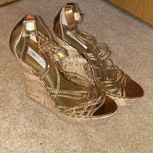 Gold wedges